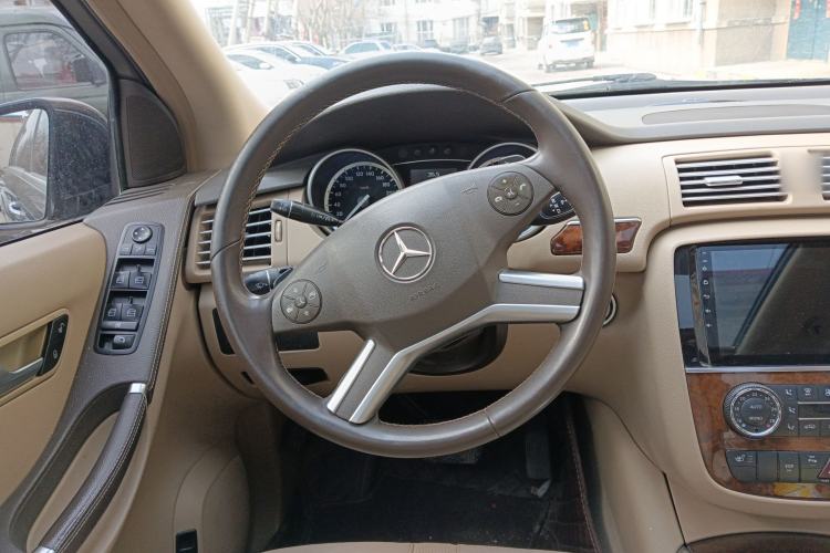 Used Mercedes-Benz R-Class 2011 R 350 L 4MATIC Steering Wheel