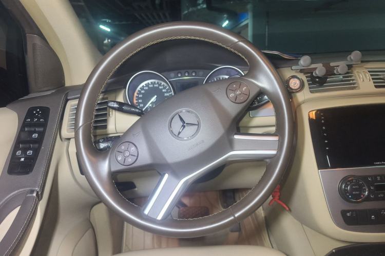 Used Mercedes-Benz R-Class 2011 R 300 L Business Model Steering Wheel