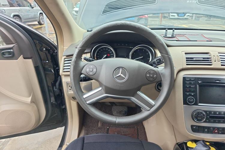 Used Mercedes-Benz R-Class 2011 R 300 L Business Model Steering Wheel