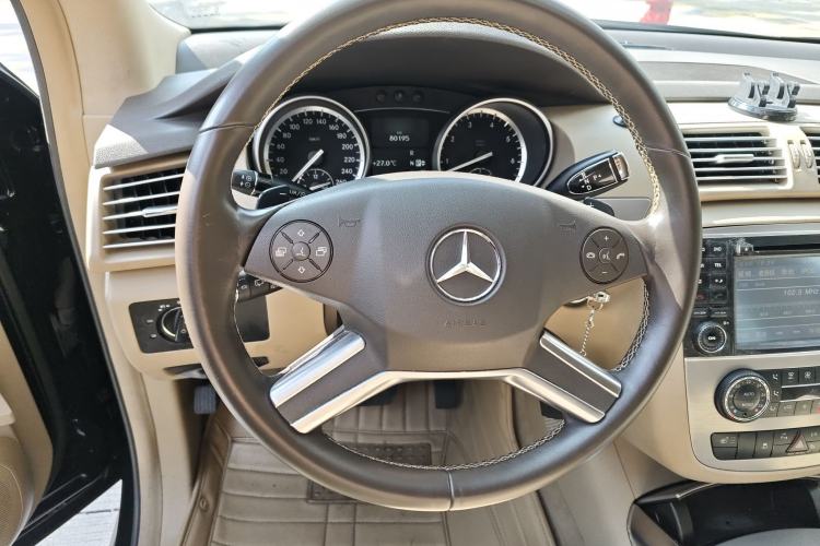 Used Mercedes-Benz R-Class 2011 R 300 L Business Model Steering Wheel
