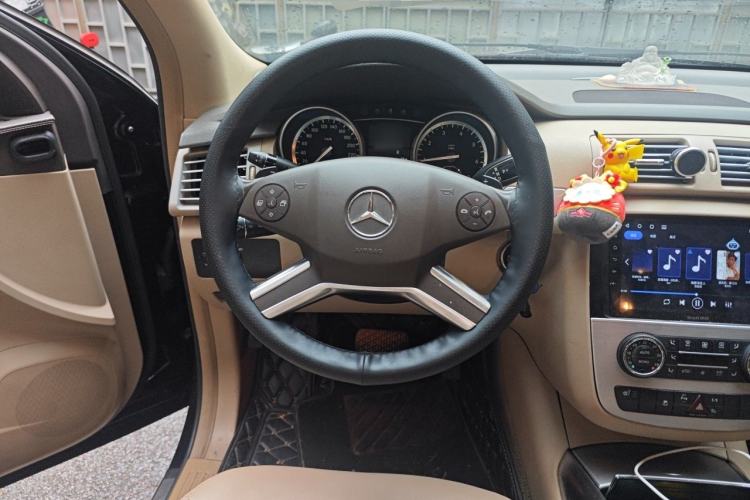 Used Mercedes-Benz R-Class 2011 R 300 L Business Model Steering Wheel