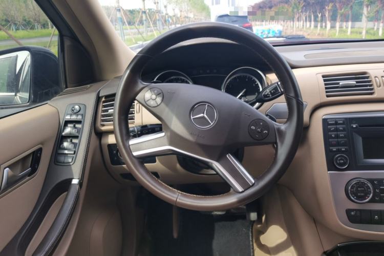 Used Mercedes-Benz R-Class 2011 R 300 L Business Model Steering Wheel