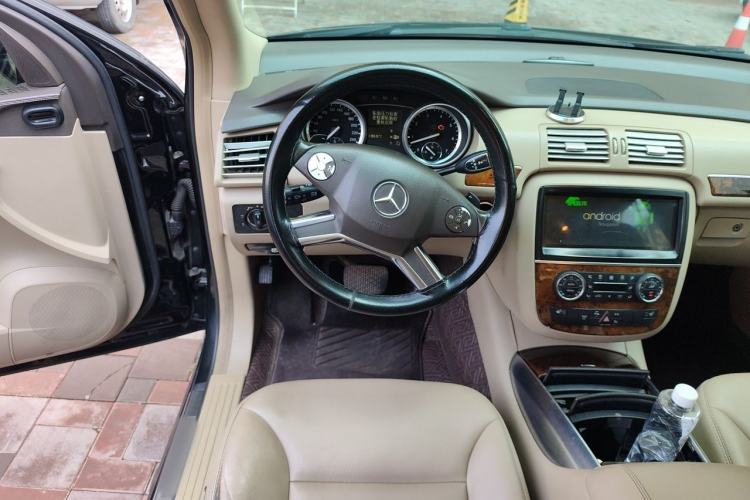 Used Mercedes-Benz R-Class 2011 R 300 L Business Model Steering Wheel