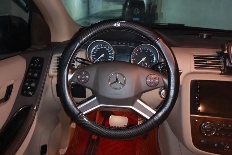 Used Mercedes-Benz R-Class 2011 R 350 L 4MATIC Steering Wheel