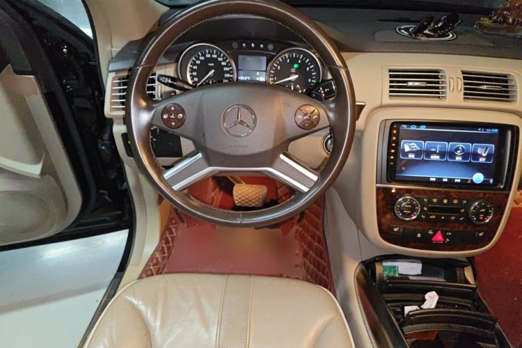 Used Mercedes-Benz R-Class 2011 R 350 L 4MATIC Steering Wheel
