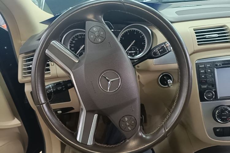 Used Mercedes-Benz R-Class 2011 R 300 L Business Model Steering Wheel