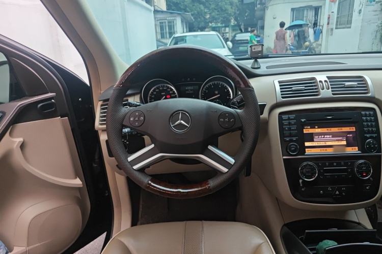 Used Mercedes-Benz R-Class 2011 R 300 L Luxury Model Steering Wheel