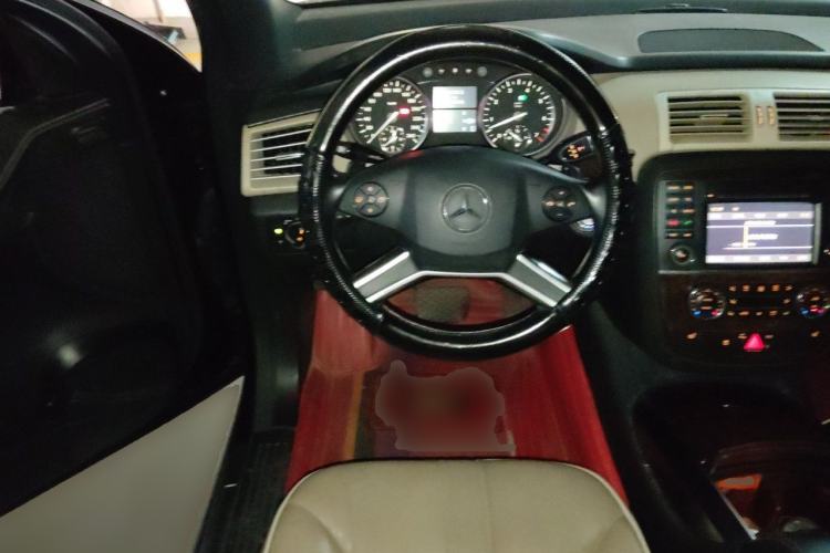 Used Mercedes-Benz R-Class 2011 R 350 L 4MATIC Steering Wheel