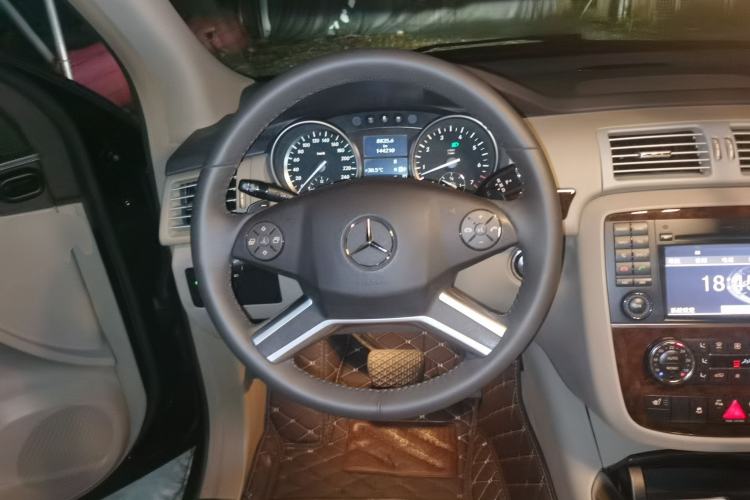 Used Mercedes-Benz R-Class 2011 R 350 L 4MATIC Steering Wheel
