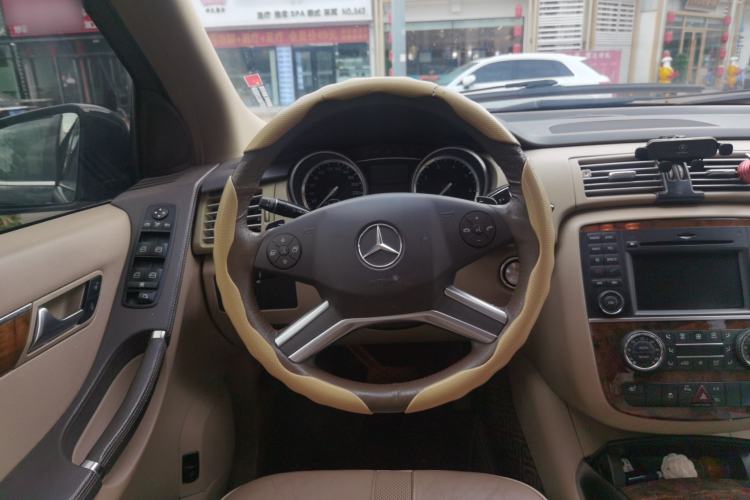 Used Mercedes-Benz R-Class 2011 R 350 L 4MATIC Steering Wheel