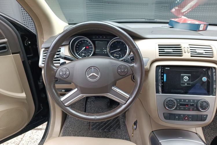 Used Mercedes-Benz R-Class 2011 R 300 L Business Model Steering Wheel