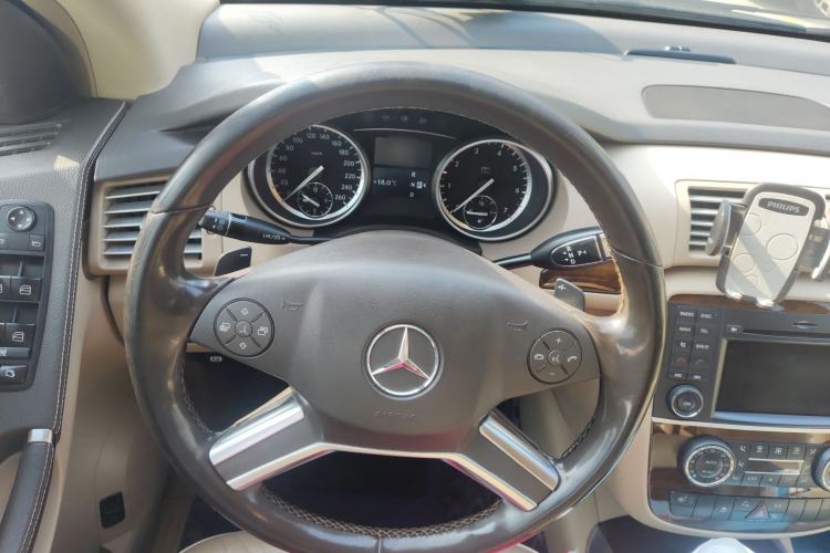 Used Mercedes-Benz R-Class 2011 R 350 L 4MATIC Steering Wheel