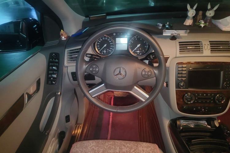 Used Mercedes-Benz R-Class 2011 R 350 L 4MATIC Steering Wheel