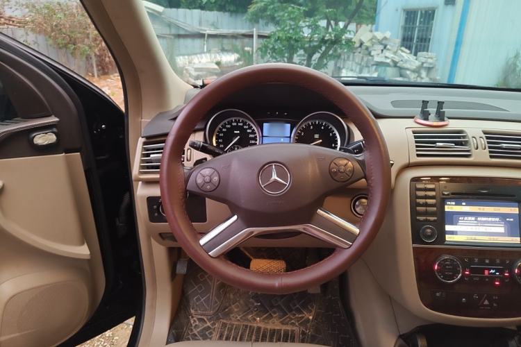 Used Mercedes-Benz R-Class 2011 R 350 L 4MATIC Steering Wheel