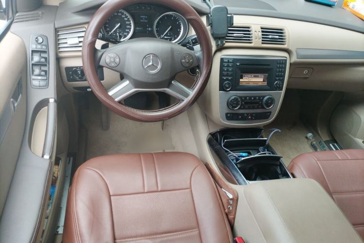 Used Mercedes-Benz R-Class 2011 R 300 L Business Model Steering Wheel