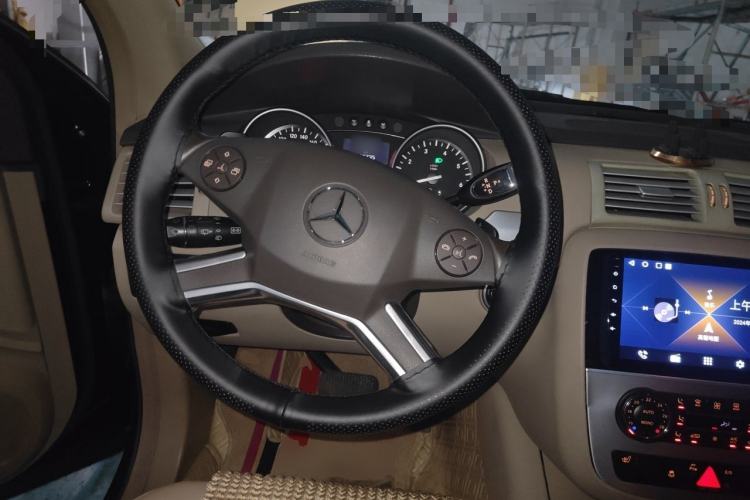 Used Mercedes-Benz R-Class 2011 R 300 L Business Model Steering Wheel