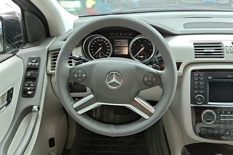 Used Mercedes-Benz R-Class 2011 R 350 L 4MATIC Steering Wheel