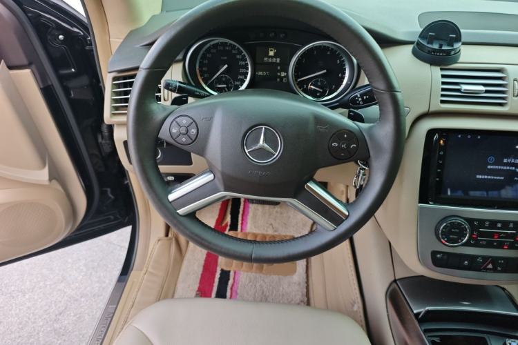 Used Mercedes-Benz R-Class 2011 R 300 L Business Model Steering Wheel