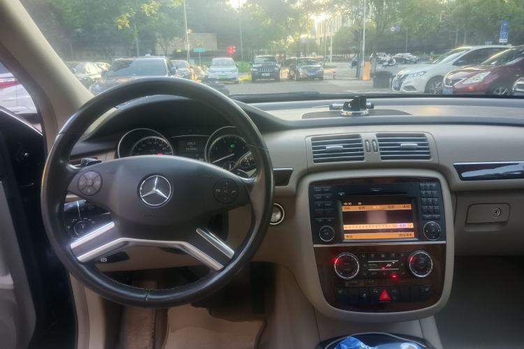 Used Mercedes-Benz R-Class 2011 R 350 L 4MATIC Steering Wheel