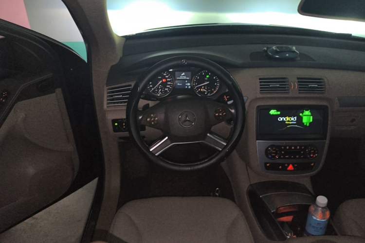 Used Mercedes-Benz R-Class 2011 R 300 L Business Model Steering Wheel