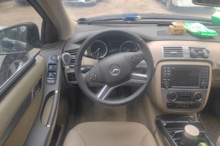 Used Mercedes-Benz R-Class 2011 R 300 L Business Model Steering Wheel