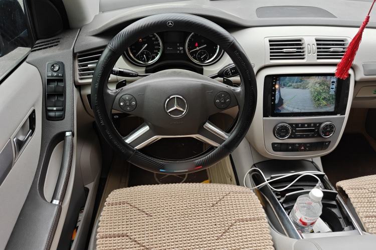Used Mercedes-Benz R-Class 2011 R 300 L Business Model Steering Wheel