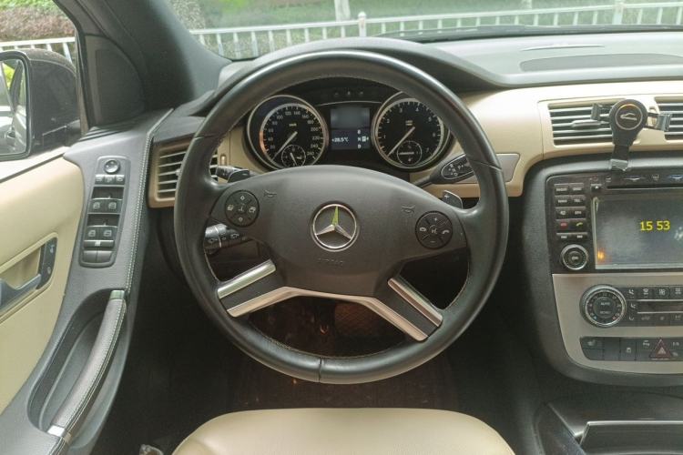 Used Mercedes-Benz R-Class 2011 R 300 L Business Model Steering Wheel