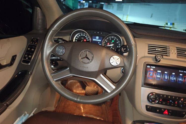 Used Mercedes-Benz R-Class 2011 R 300 L Business Model Steering Wheel