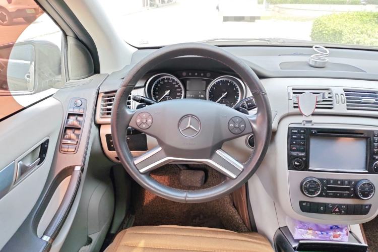 Used Mercedes-Benz R-Class 2011 R 300 L Business Model Steering Wheel