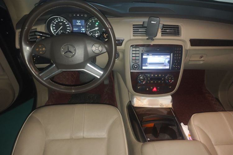 Used Mercedes-Benz R-Class 2011 R 350 L 4MATIC Steering Wheel