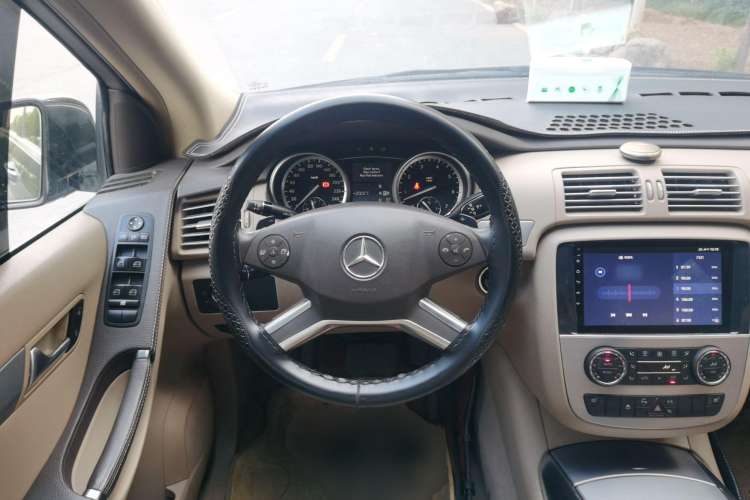 Used Mercedes-Benz R-Class 2011 R 300 L Business Model Steering Wheel