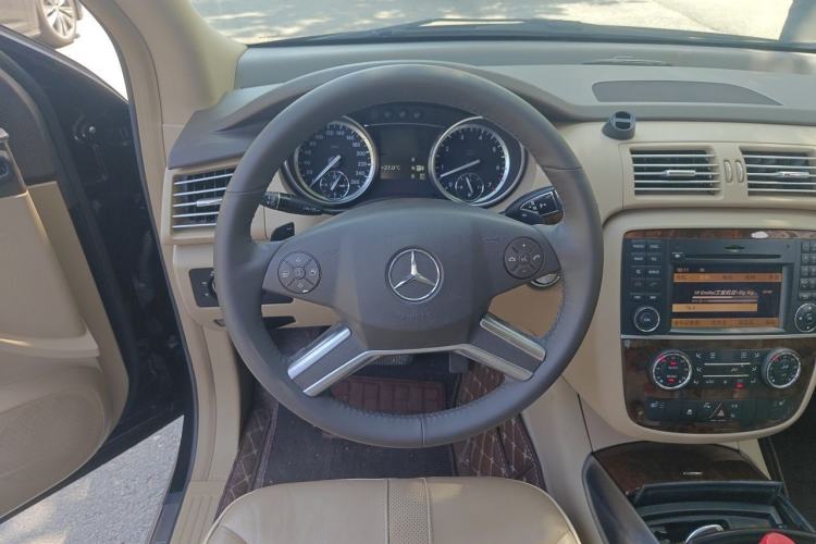 Used Mercedes-Benz R-Class 2011 R 350 L 4MATIC Steering Wheel