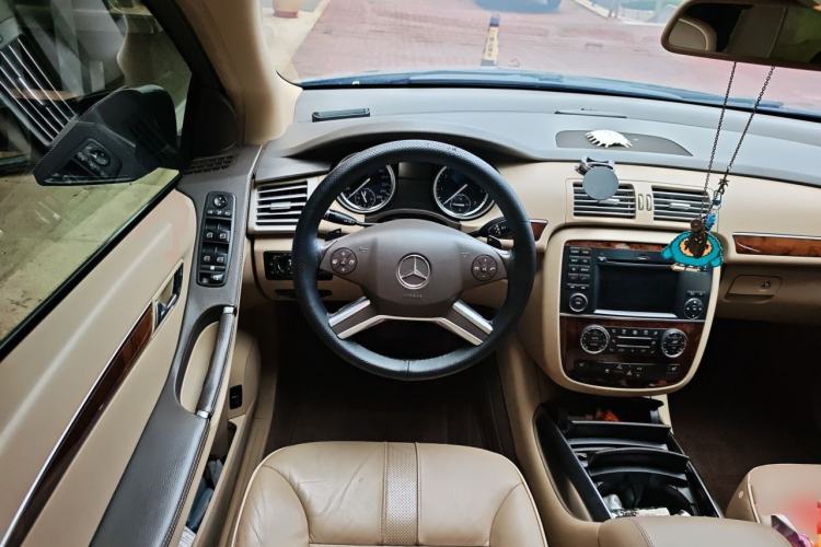Used Mercedes-Benz R-Class 2011 R 350 L 4MATIC Steering Wheel