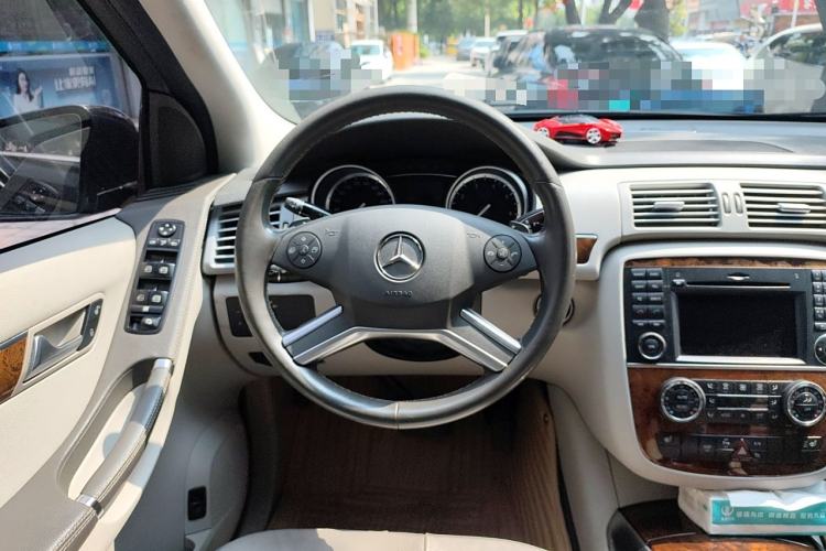 Used Mercedes-Benz R-Class 2011 R 350 L 4MATIC Steering Wheel