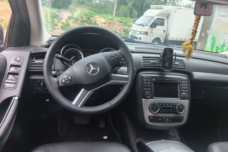 Used Mercedes-Benz R-Class 2011 R 300 L Business Model Steering Wheel