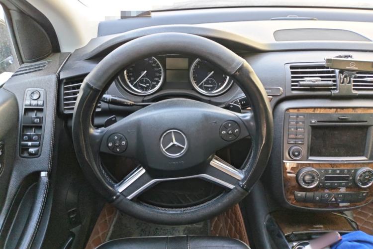 Used Mercedes-Benz R-Class 2011 R 350 L 4MATIC Steering Wheel