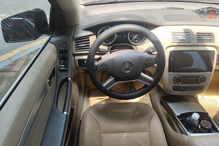 Used Mercedes-Benz R-Class 2011 R 300 L Business Model Steering Wheel