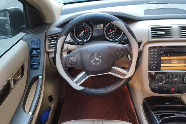 Used Mercedes-Benz R-Class 2011 R 350 L 4MATIC Steering Wheel