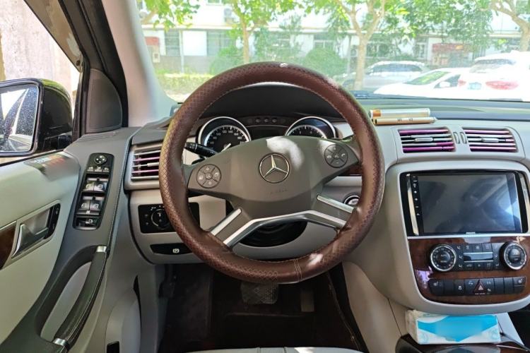 Used Mercedes-Benz R-Class 2011 R 350 L 4MATIC Steering Wheel