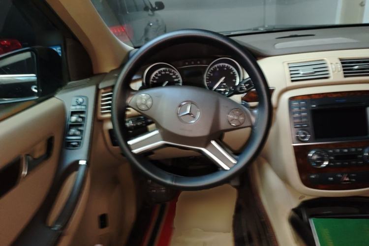 Used Mercedes-Benz R-Class 2011 R 350 L 4MATIC Steering Wheel