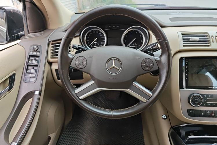 Used Mercedes-Benz R-Class 2011 R 300 L Business Model Steering Wheel