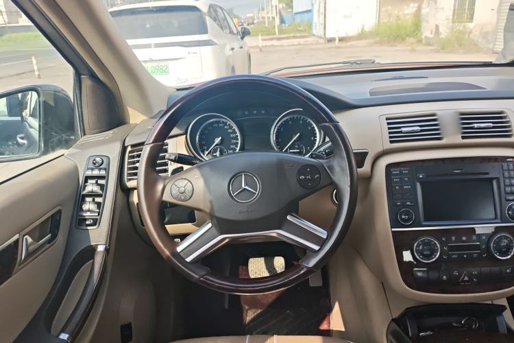 Used Mercedes-Benz R-Class 2011 R 350 L 4MATIC Steering Wheel