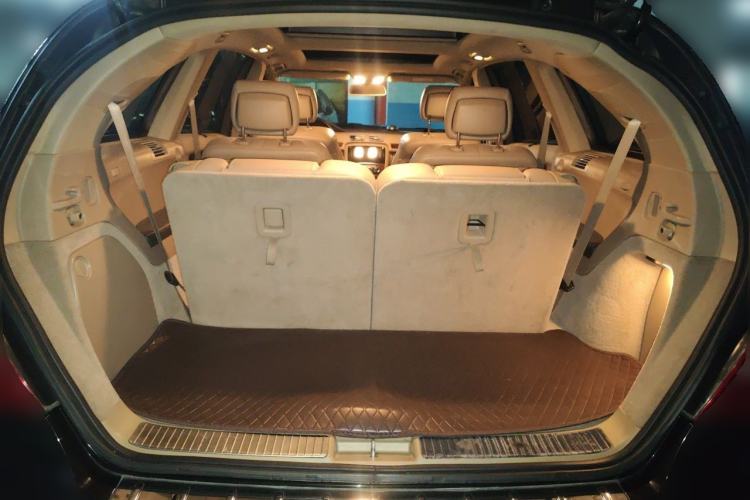 Used Mercedes-Benz R-Class 2011 R 350 L 4MATIC Trunk