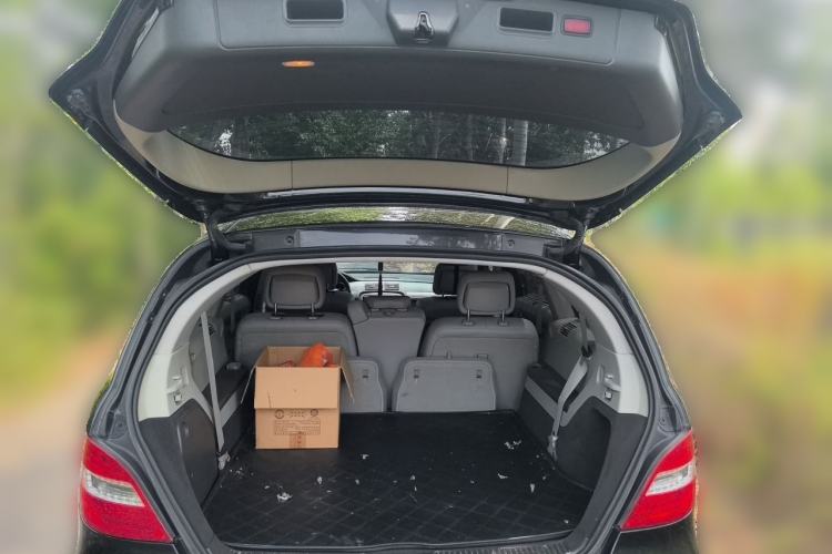Used Mercedes-Benz R-Class 2011 R 300 L Business Model Trunk