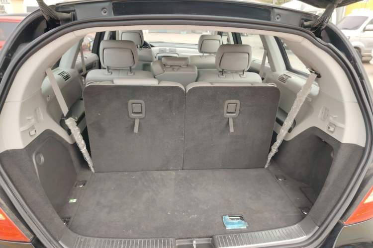 Used Mercedes-Benz R-Class 2011 R 300 L Business Model Trunk