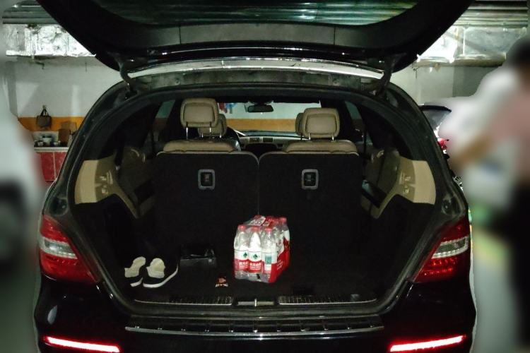 Used Mercedes-Benz R-Class 2011 R 350 L 4MATIC Trunk
