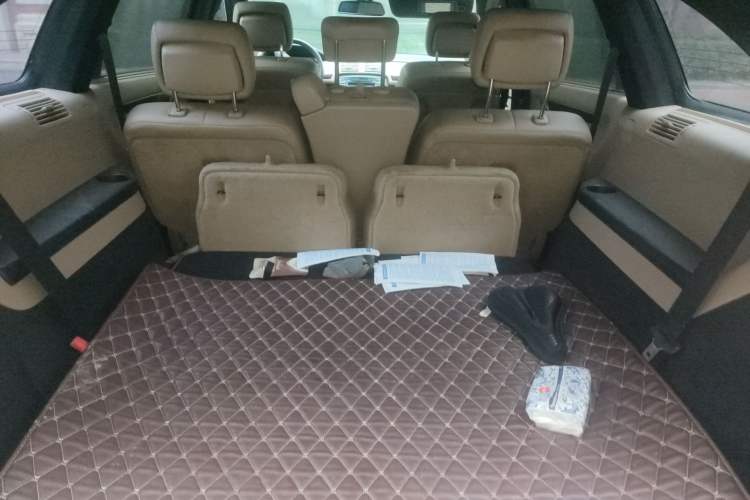 Used Mercedes-Benz R-Class 2011 R 300 L Business Model Trunk