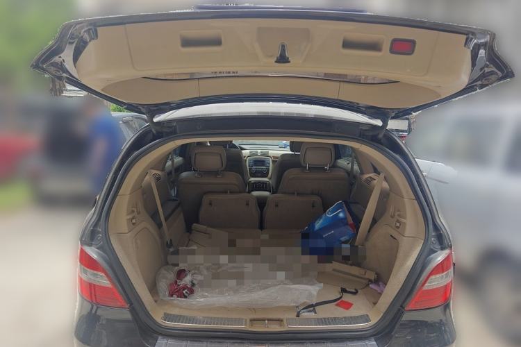 Used Mercedes-Benz R-Class 2011 R 300 L Luxury Model Trunk