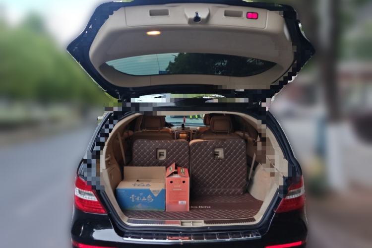 Used Mercedes-Benz R-Class 2011 R 350 L 4MATIC Trunk