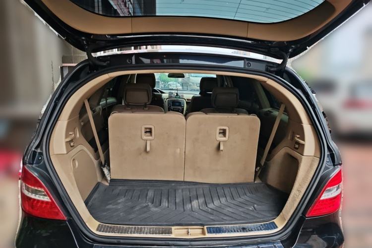 Used Mercedes-Benz R-Class 2011 R 350 L 4MATIC Trunk